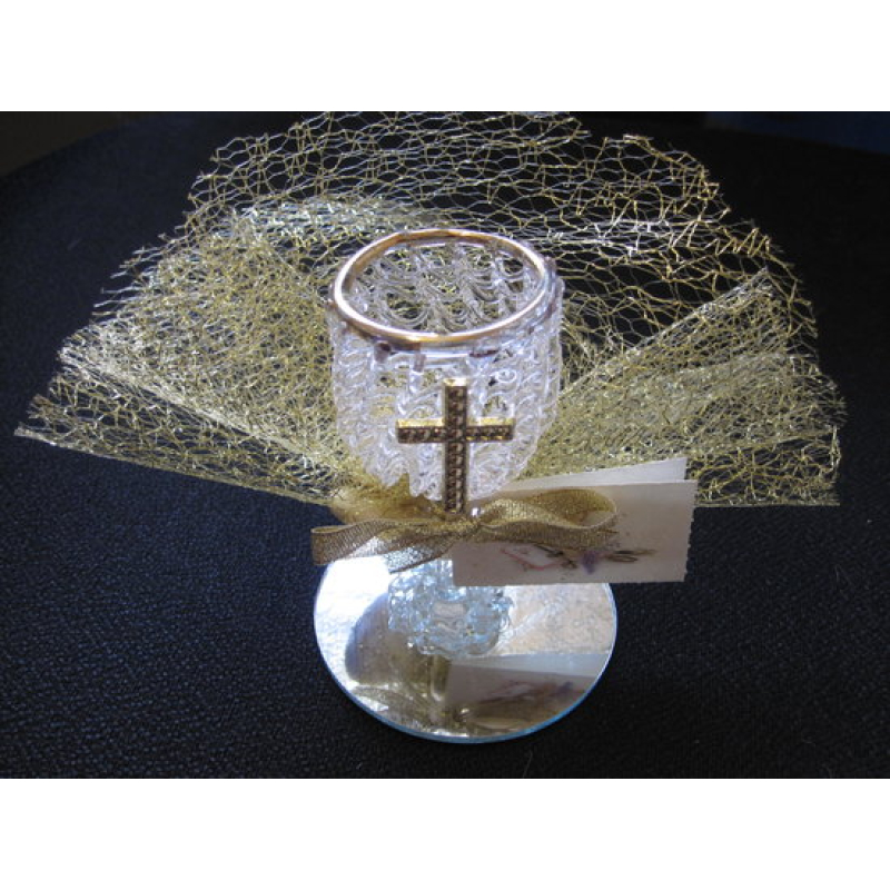 glazen kelk op spiegel