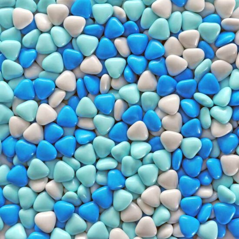 500 gram chocoladehartjes in blauw of roze tinten