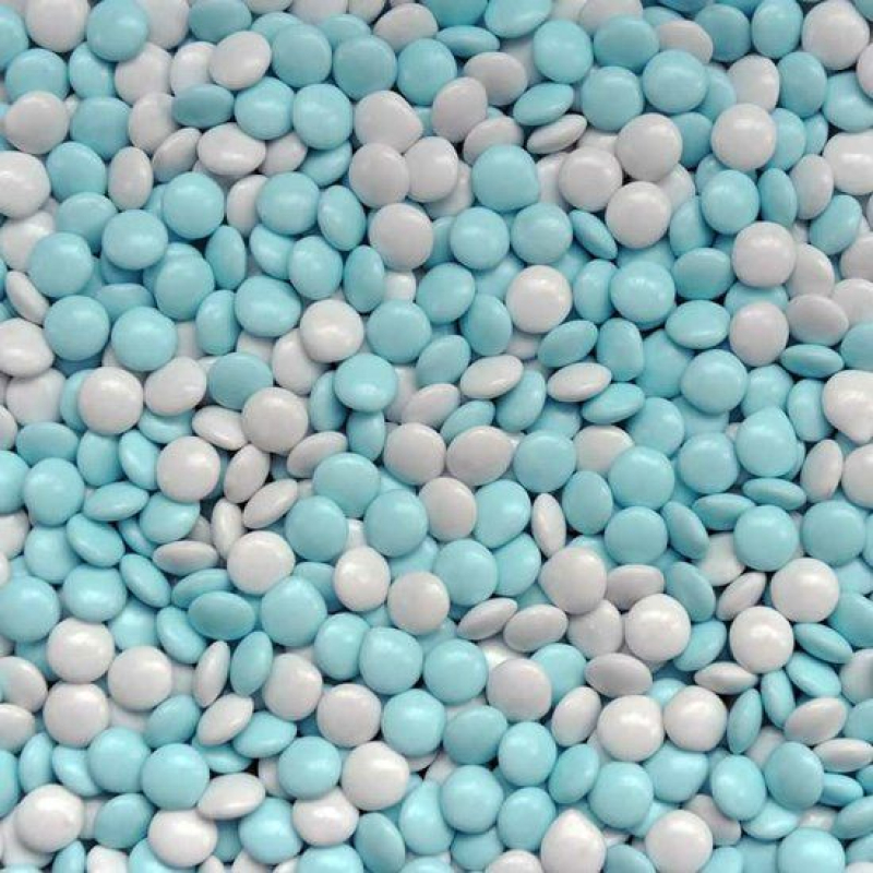 250 gram chocolade lentiles (minidragee) in blauw of roze