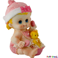 spaarpotjongen of meisje zittend met speelbeestje